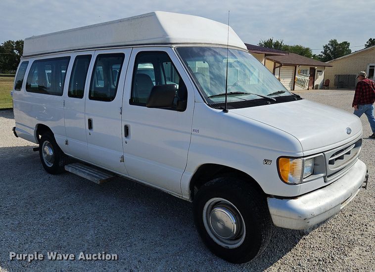 image for item LM9145 2001 Ford E250  handicap accessible van