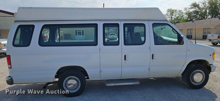 image for item LM9145 2001 Ford E250  handicap accessible van