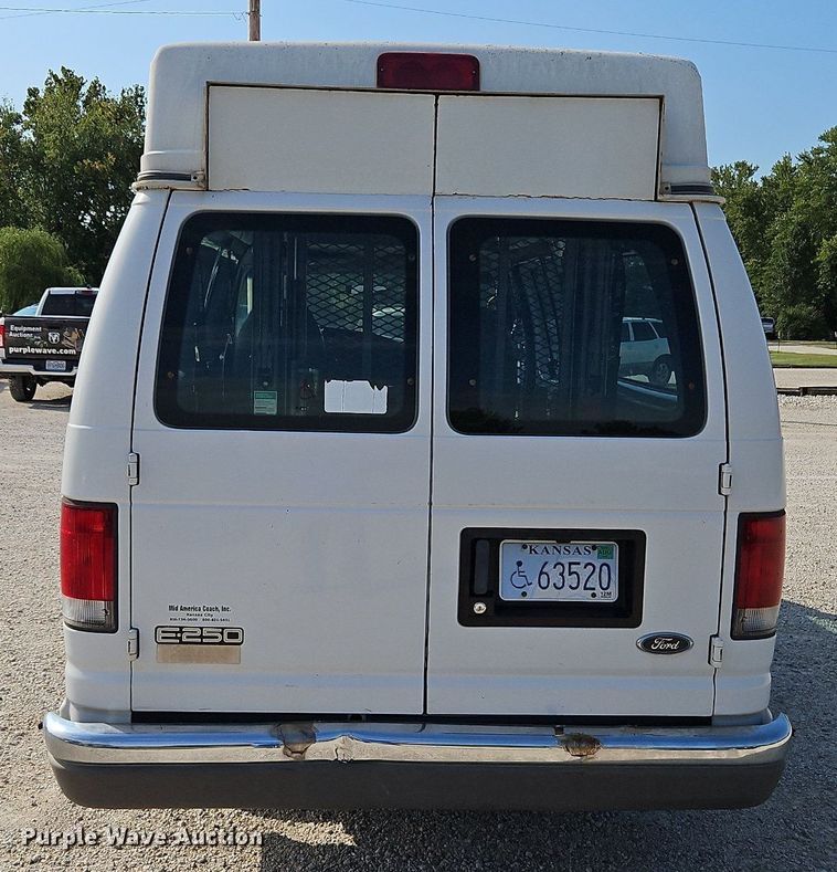image for item LM9145 2001 Ford E250  handicap accessible van