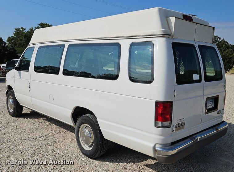 image for item LM9145 2001 Ford E250  handicap accessible van