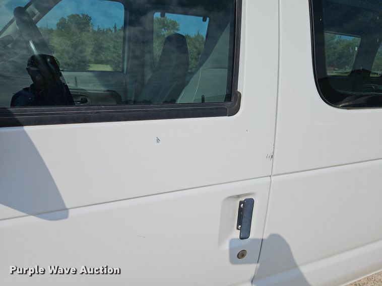 image for item LM9145 2001 Ford E250  handicap accessible van