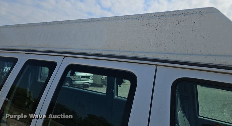 image for item LM9145 2001 Ford E250  handicap accessible van