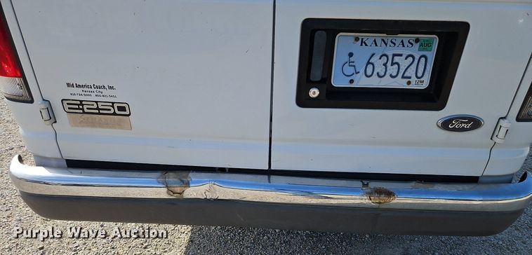 image for item LM9145 2001 Ford E250  handicap accessible van