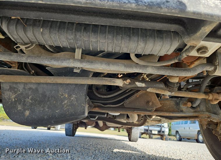 image for item LM9145 2001 Ford E250  handicap accessible van