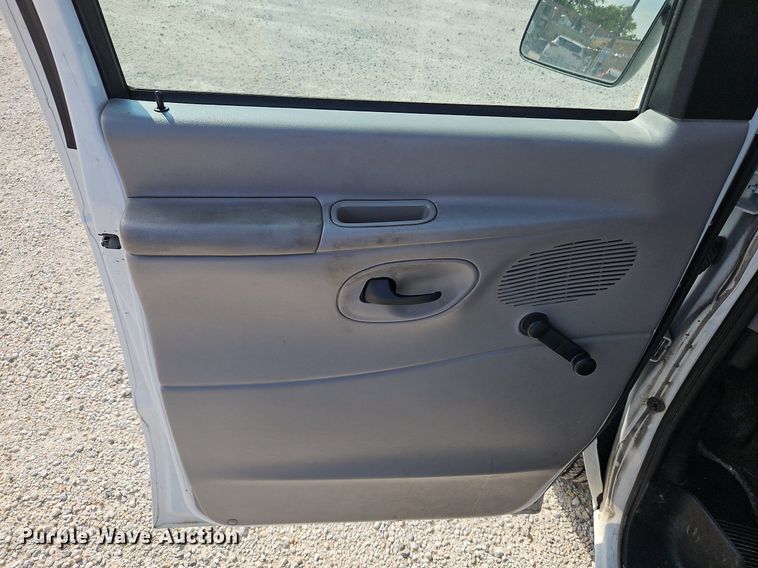 image for item LM9145 2001 Ford E250  handicap accessible van