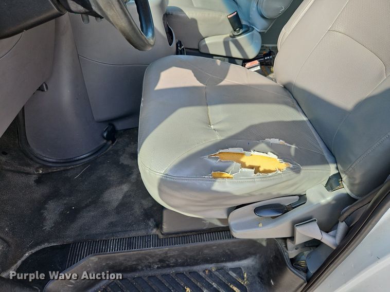 image for item LM9145 2001 Ford E250  handicap accessible van