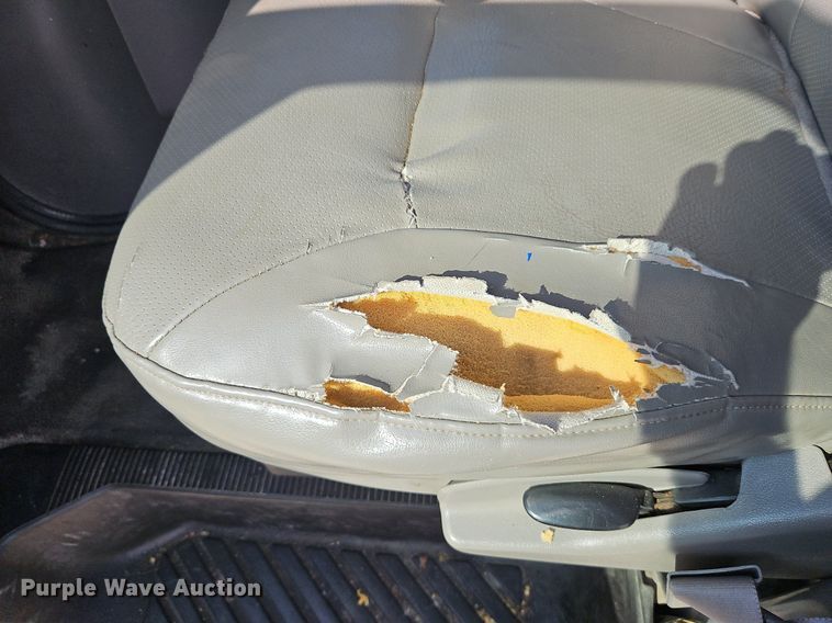 image for item LM9145 2001 Ford E250  handicap accessible van