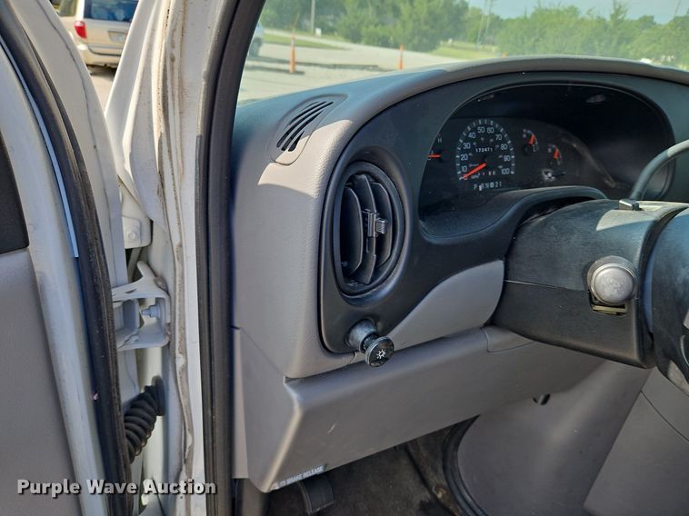 image for item LM9145 2001 Ford E250  handicap accessible van