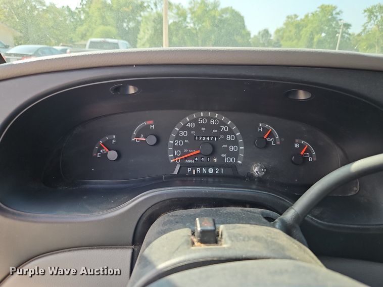 image for item LM9145 2001 Ford E250  handicap accessible van