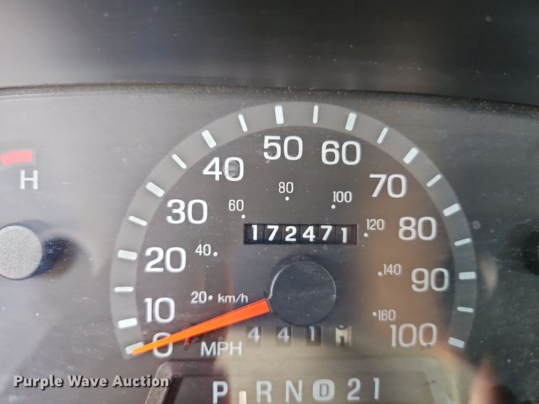 image for item LM9145 2001 Ford E250  handicap accessible van