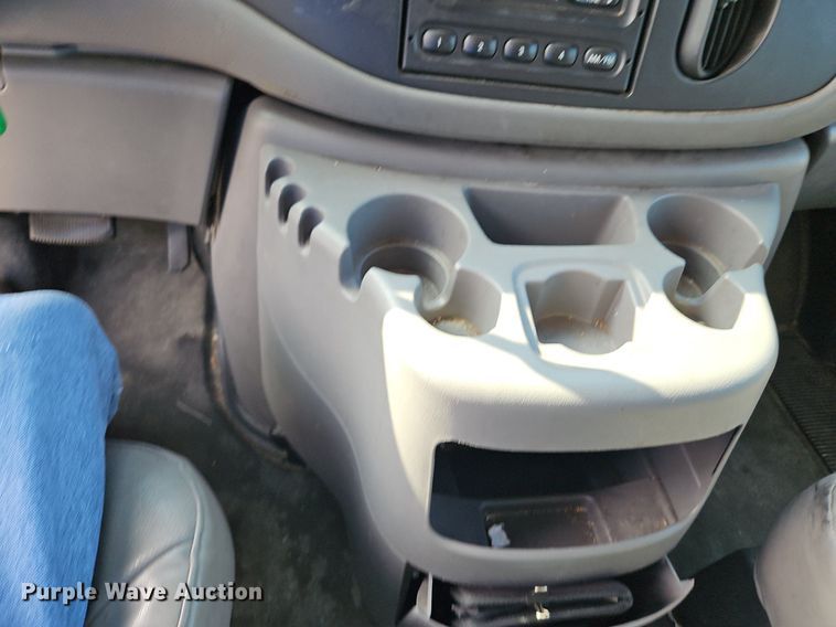 image for item LM9145 2001 Ford E250  handicap accessible van