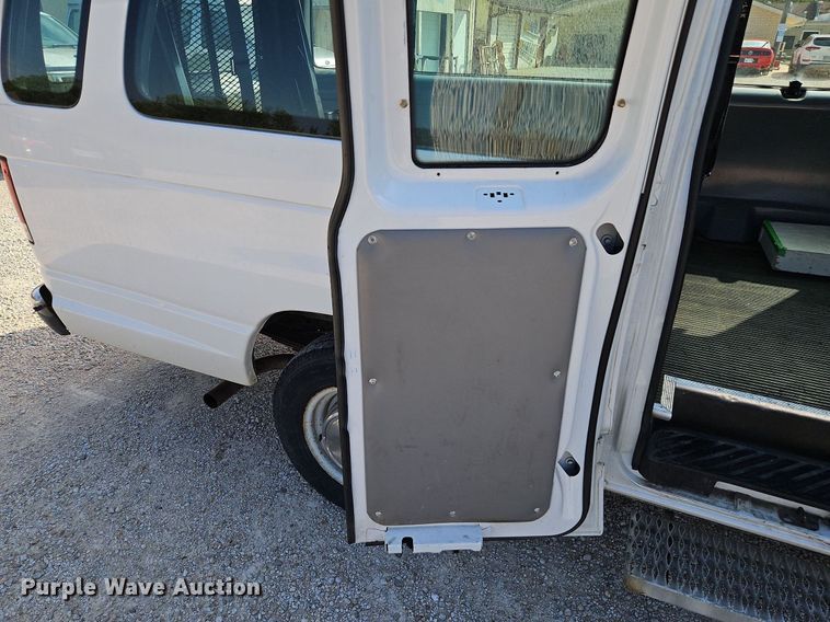 image for item LM9145 2001 Ford E250  handicap accessible van