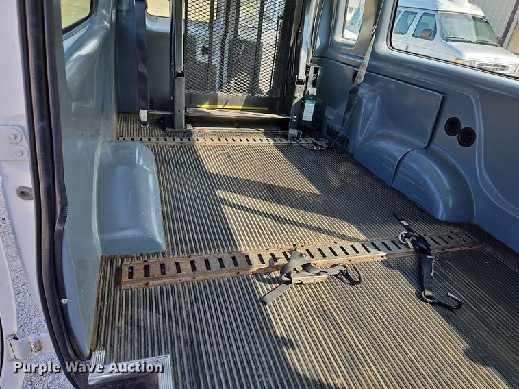image for item LM9145 2001 Ford E250  handicap accessible van