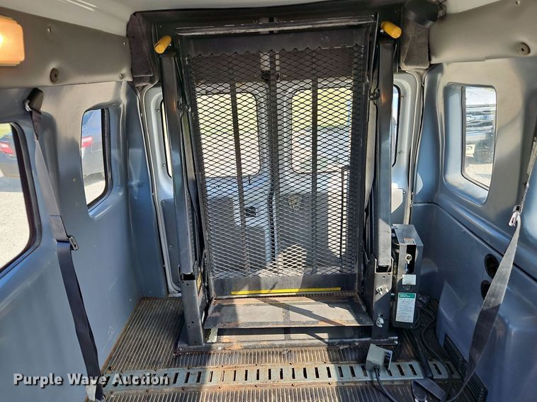 image for item LM9145 2001 Ford E250  handicap accessible van