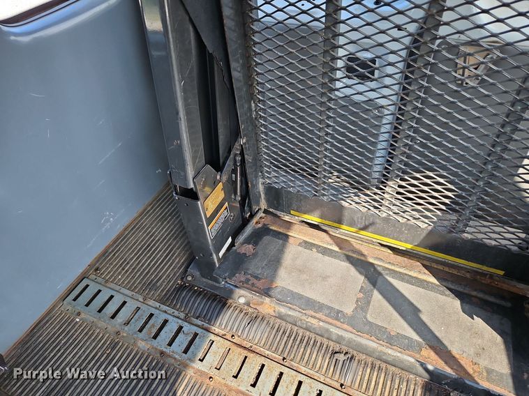 image for item LM9145 2001 Ford E250  handicap accessible van