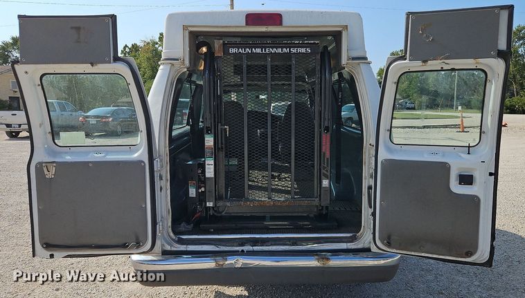 image for item LM9145 2001 Ford E250  handicap accessible van