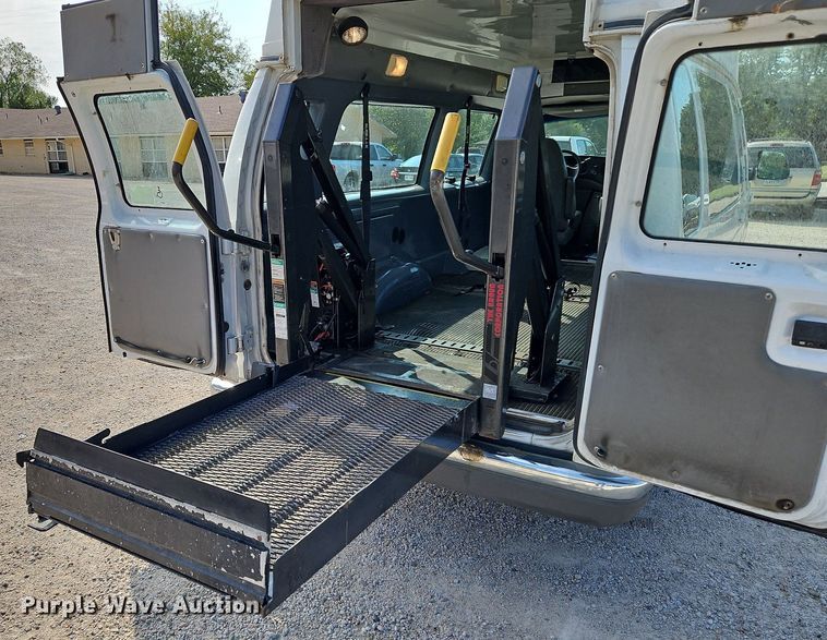 image for item LM9145 2001 Ford E250  handicap accessible van