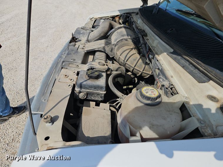 image for item LM9145 2001 Ford E250  handicap accessible van