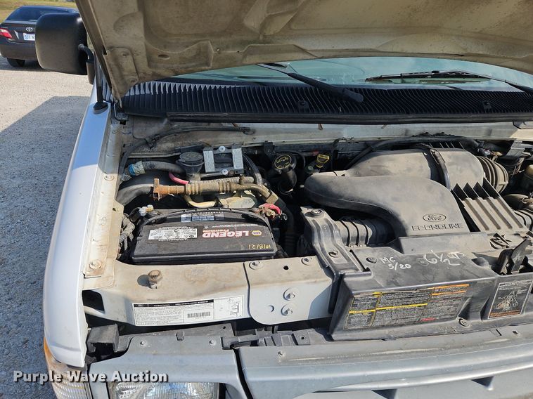 image for item LM9145 2001 Ford E250  handicap accessible van