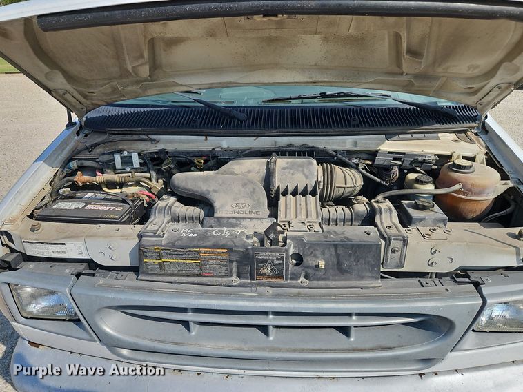 image for item LM9145 2001 Ford E250  handicap accessible van