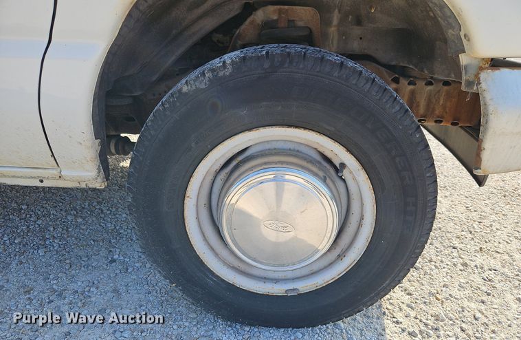 image for item LM9145 2001 Ford E250  handicap accessible van