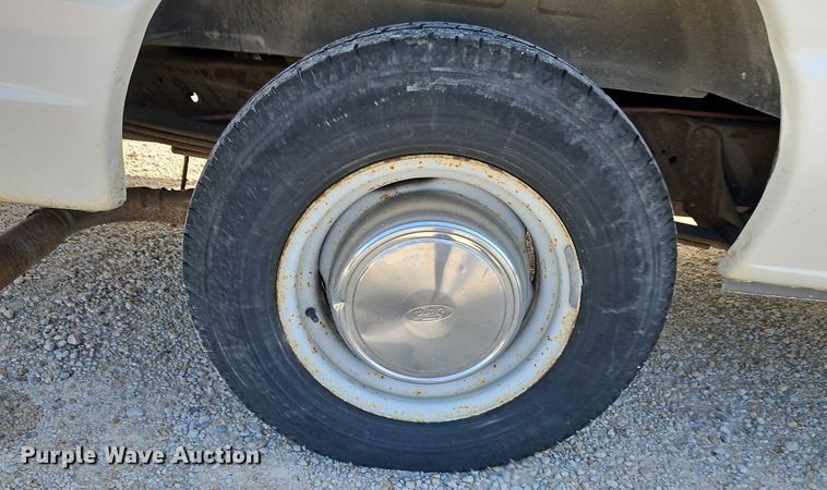 image for item LM9145 2001 Ford E250  handicap accessible van