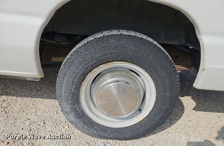 image for item LM9145 2001 Ford E250  handicap accessible van