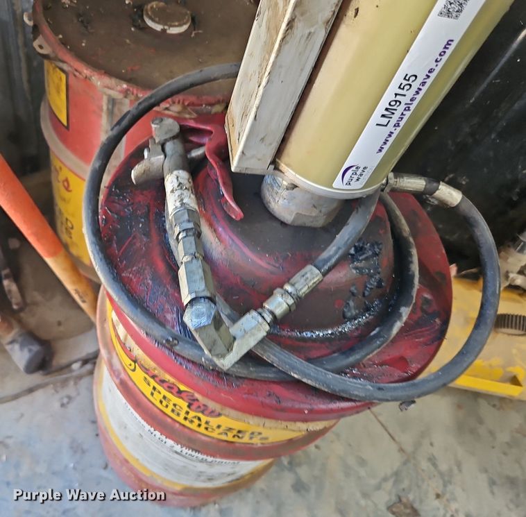 image for item LM9155 Alamite Ram  pneumatic grease pump