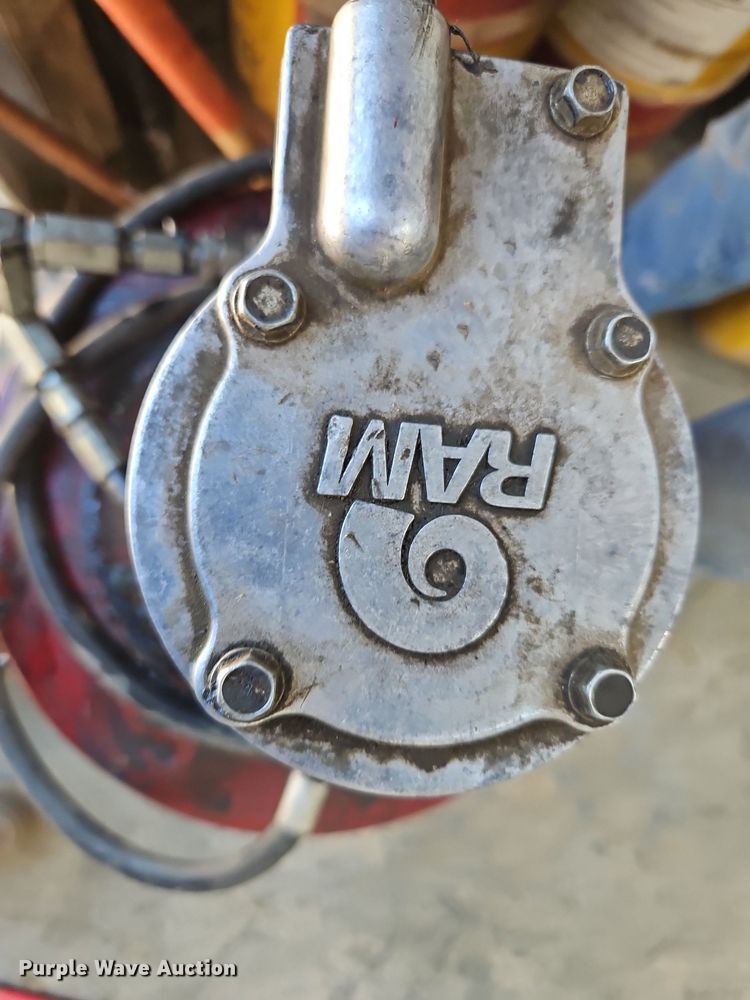 image for item LM9155 Alamite Ram  pneumatic grease pump