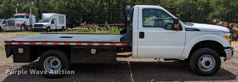 image for item LM9789 2015 Ford F350 Super Duty  flatbed pickup truck