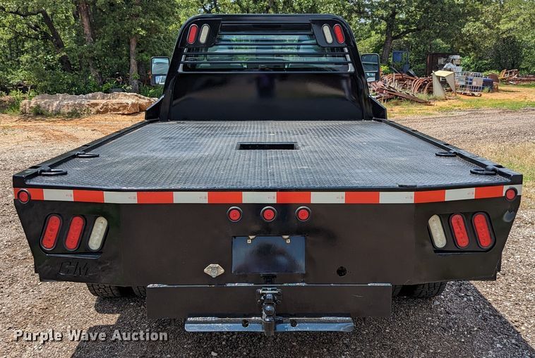 image for item LM9789 2015 Ford F350 Super Duty  flatbed pickup truck