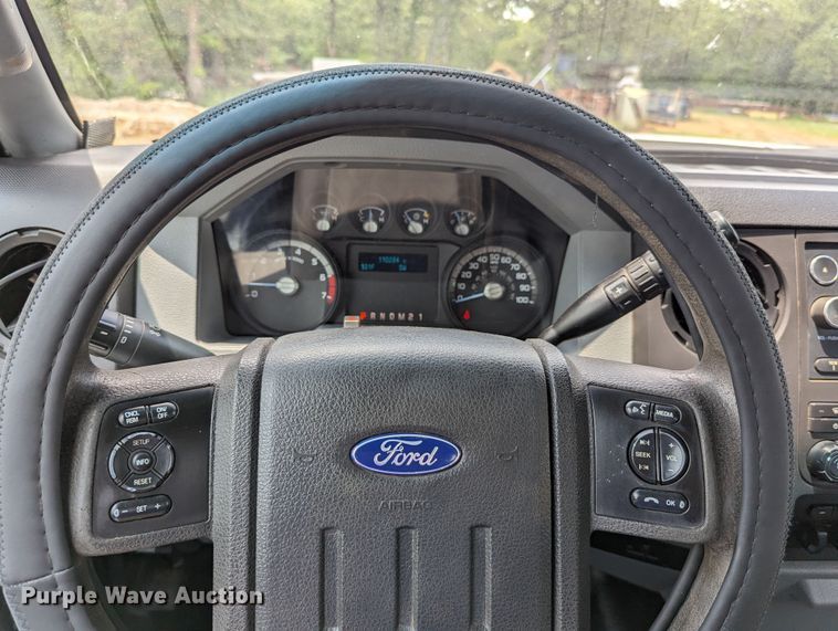 image for item LM9789 2015 Ford F350 Super Duty  flatbed pickup truck