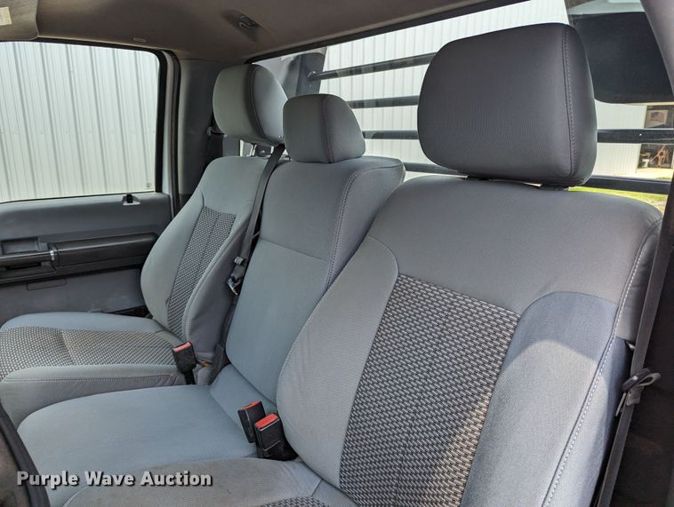 image for item LM9789 2015 Ford F350 Super Duty  flatbed pickup truck