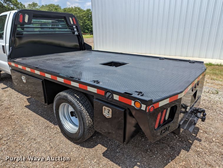 image for item LM9789 2015 Ford F350 Super Duty  flatbed pickup truck