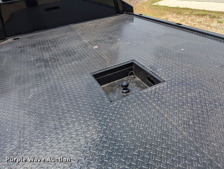 image for item LM9789 2015 Ford F350 Super Duty  flatbed pickup truck