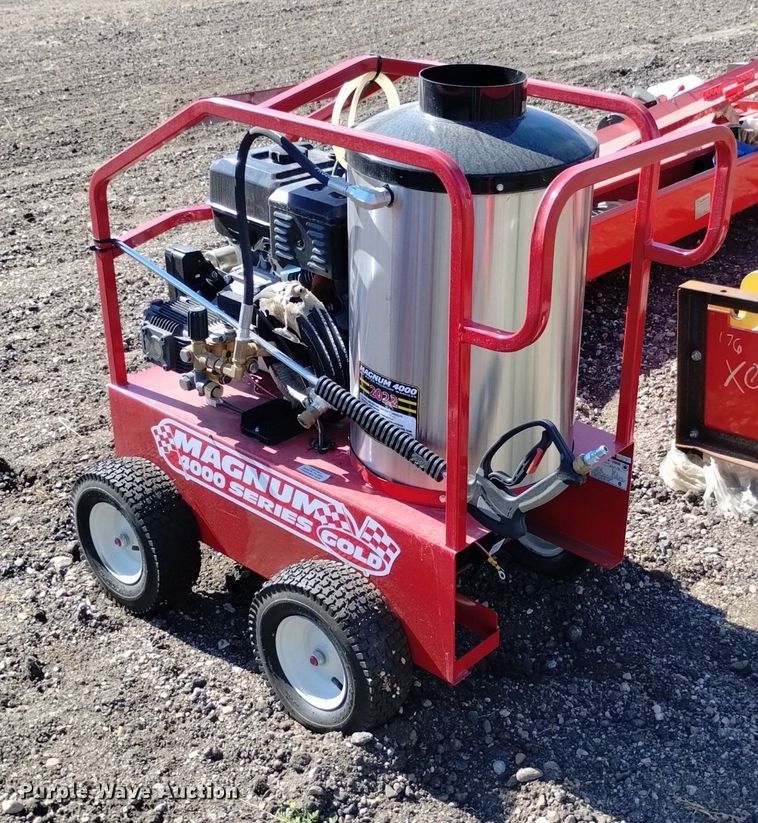 image for item LN9858 Magnum  GS18 pressure washer