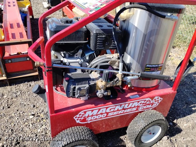 image for item LN9858 Magnum  GS18 pressure washer