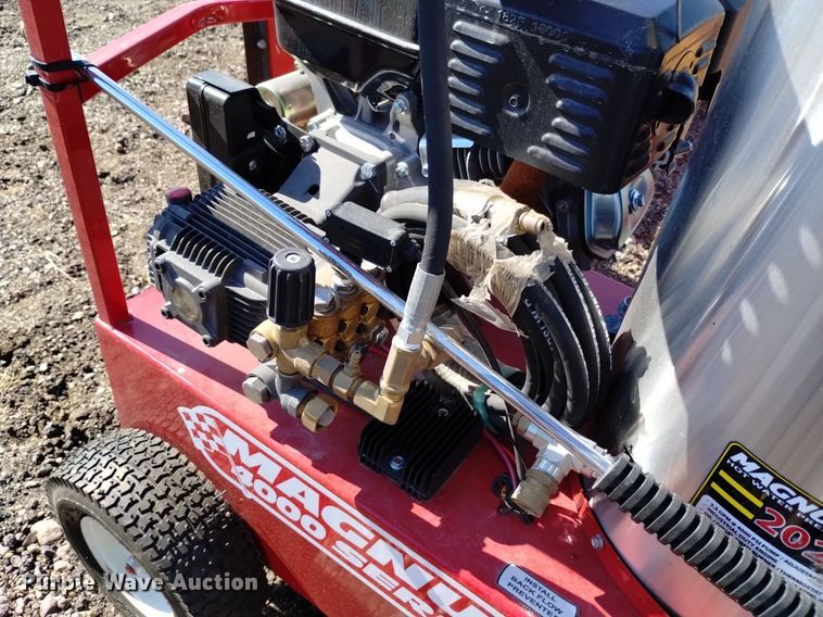 image for item LN9858 Magnum  GS18 pressure washer