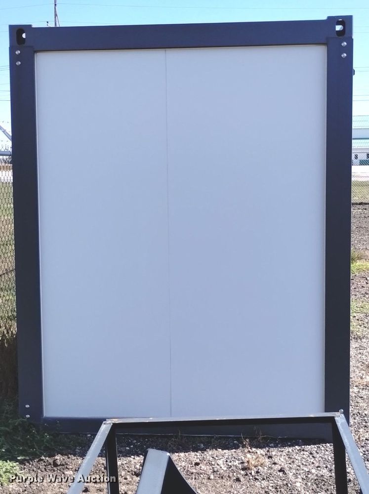 image for item LN9861 Portable restroom 
