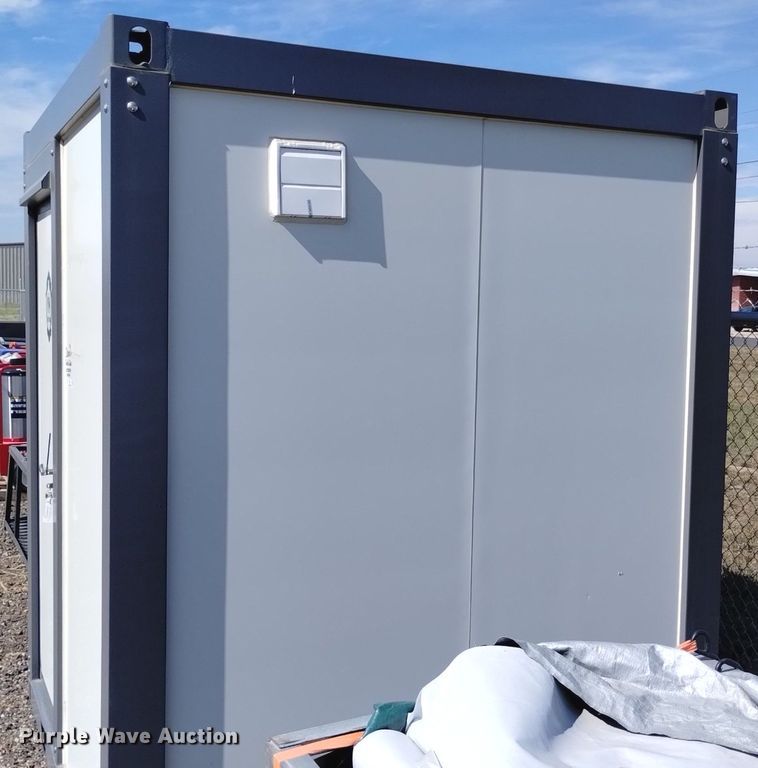 image for item LN9861 Portable restroom 
