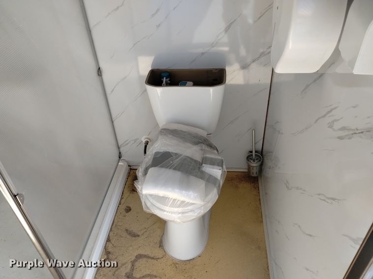 image for item LN9861 Portable restroom 