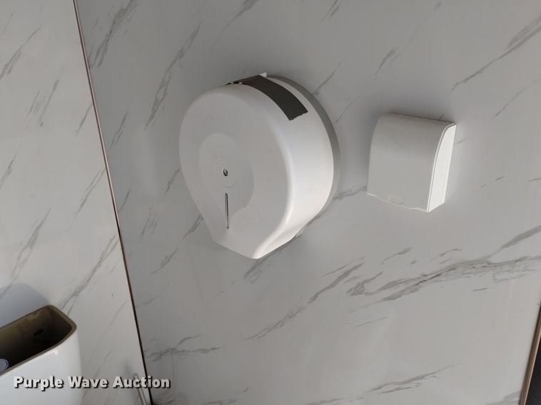 image for item LN9861 Portable restroom 