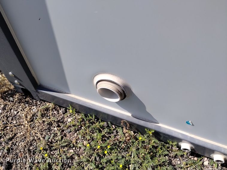 image for item LN9861 Portable restroom 