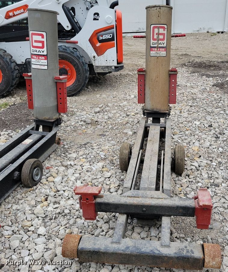 image for item LO9821 Gray TSJ 55  truck jack