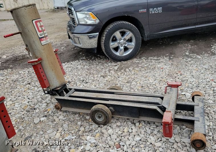 image for item LO9821 Gray TSJ 55  truck jack