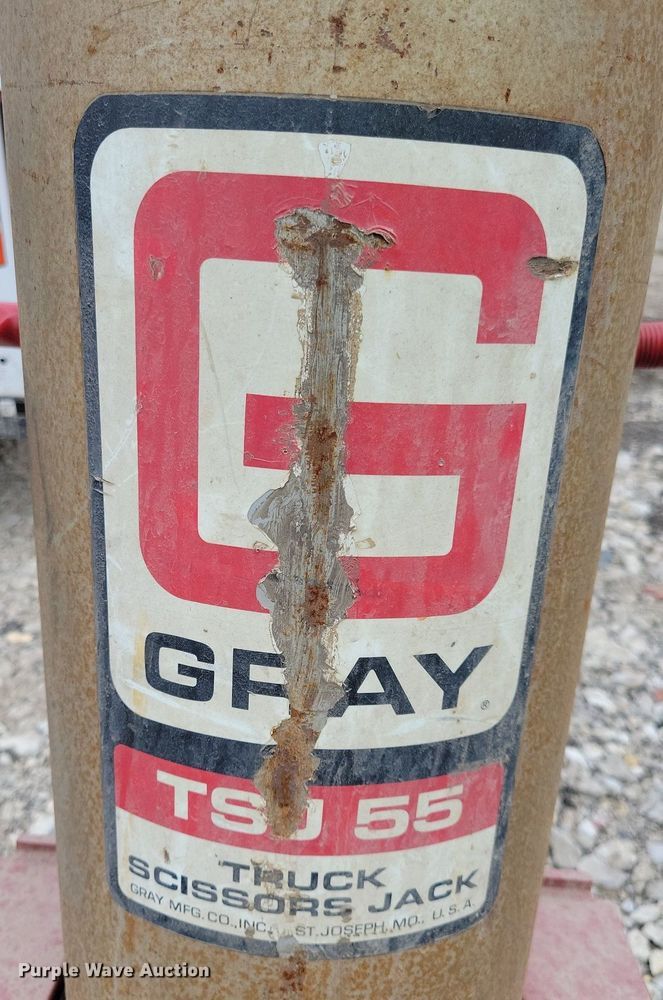 image for item LO9821 Gray TSJ 55  truck jack