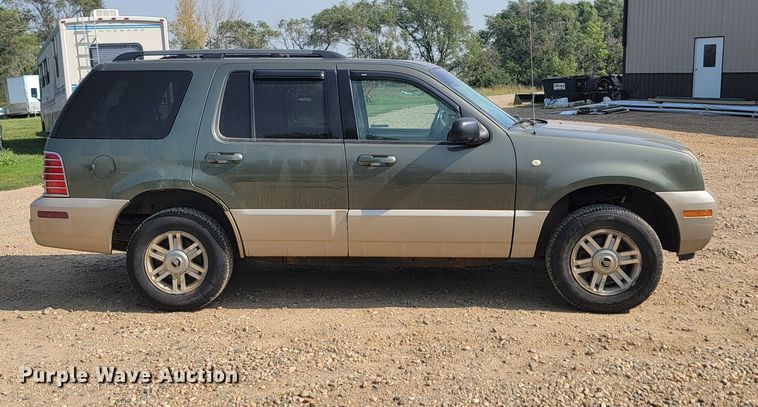 image for item LQ9262 2004 Mercury Mountaineer  SUV