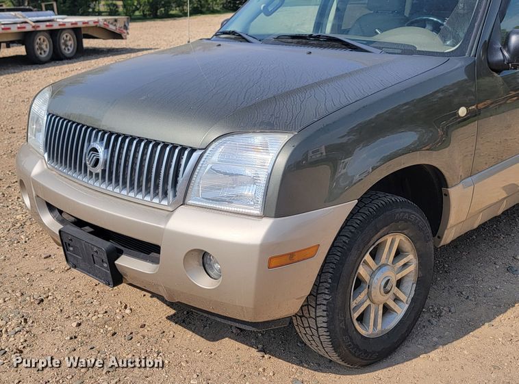 image for item LQ9262 2004 Mercury Mountaineer  SUV