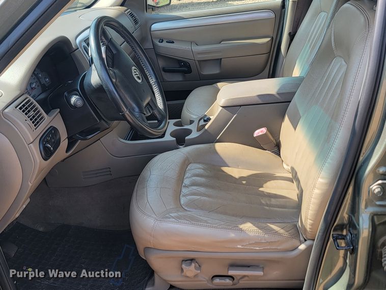 image for item LQ9262 2004 Mercury Mountaineer  SUV