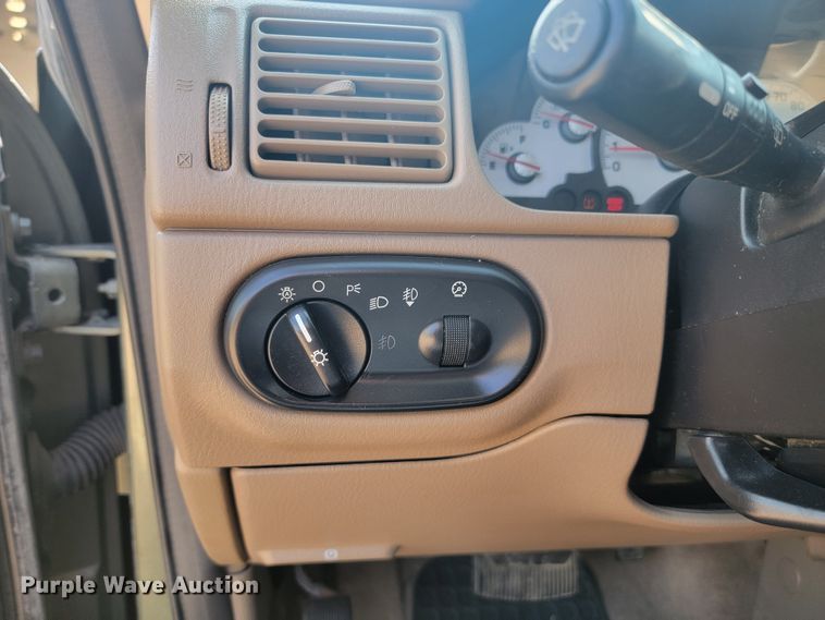 image for item LQ9262 2004 Mercury Mountaineer  SUV